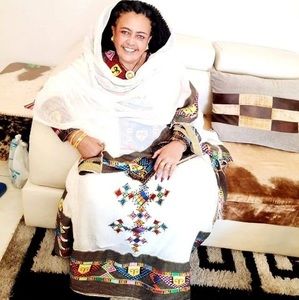 Meet your Posher, Ermi